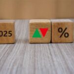 Fed Rate Cuts in 2025: Balancing Inflation & Recession Risks
